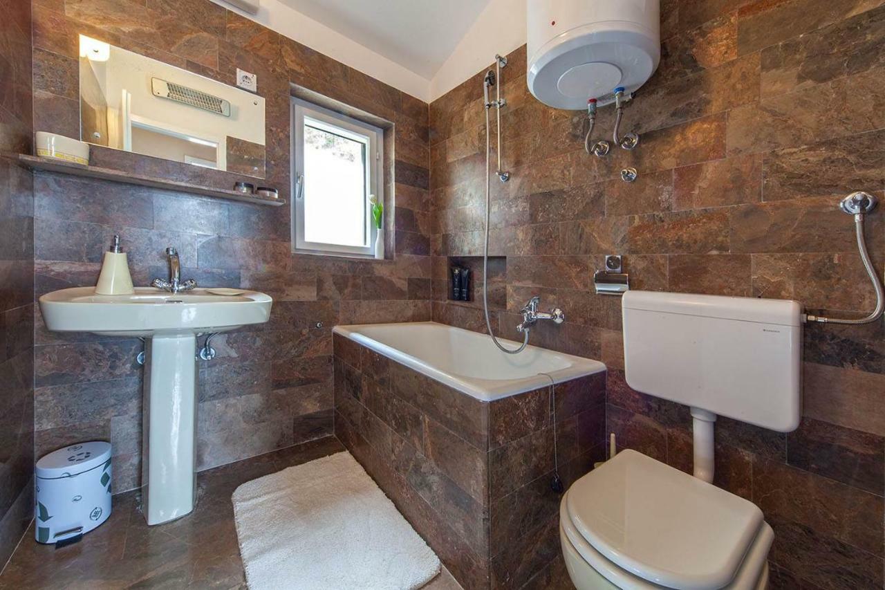 Villa Skalinada, 8 Persons, Private Pool, Baska Voda Bagian luar foto